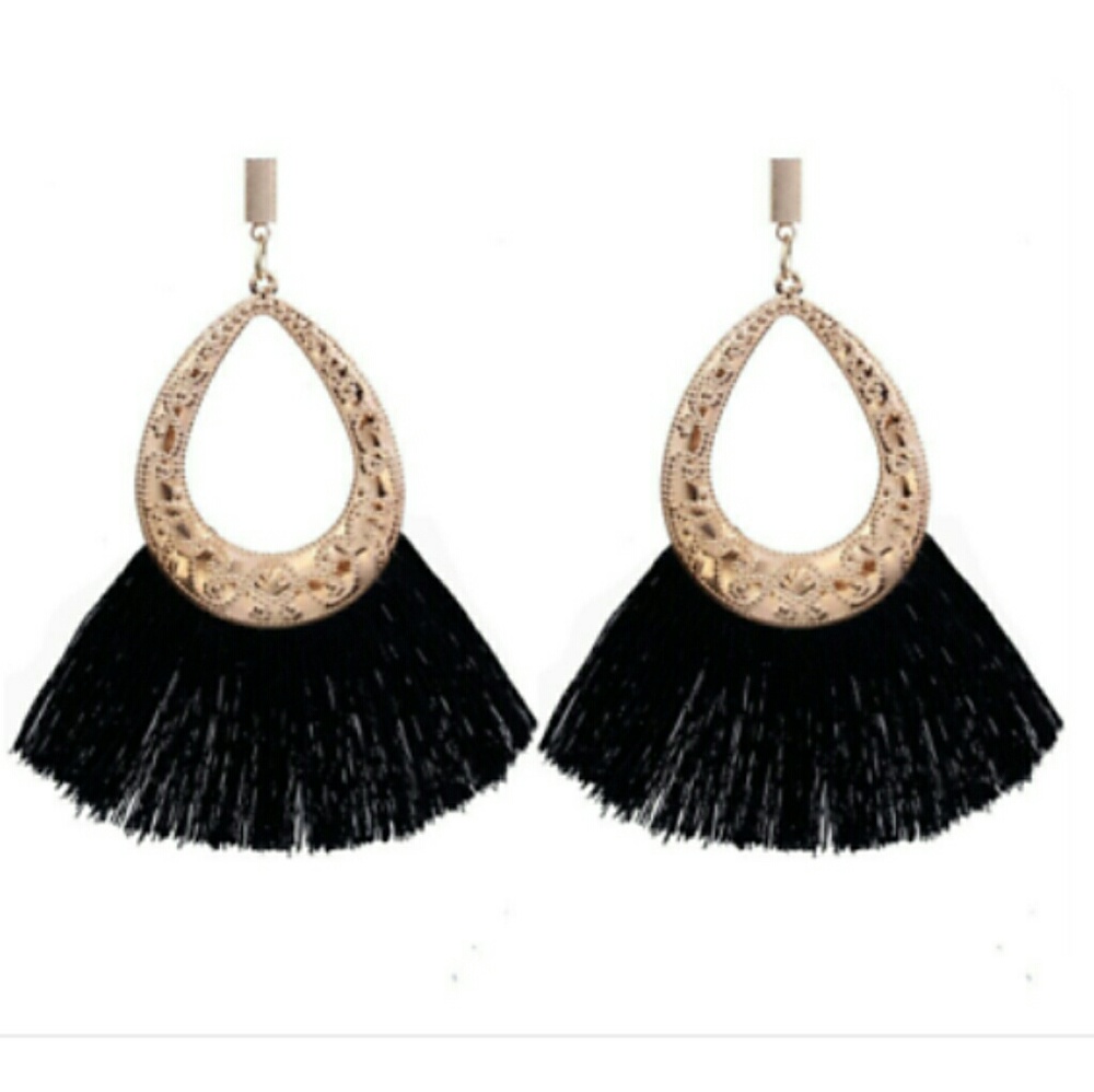SOLD OUT !! Black Gold Tassel Earrings
